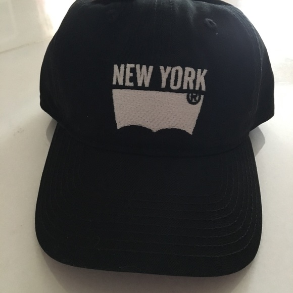 New black Levi's New York snap back baseball hat. Unisex - Picture 3 of 7